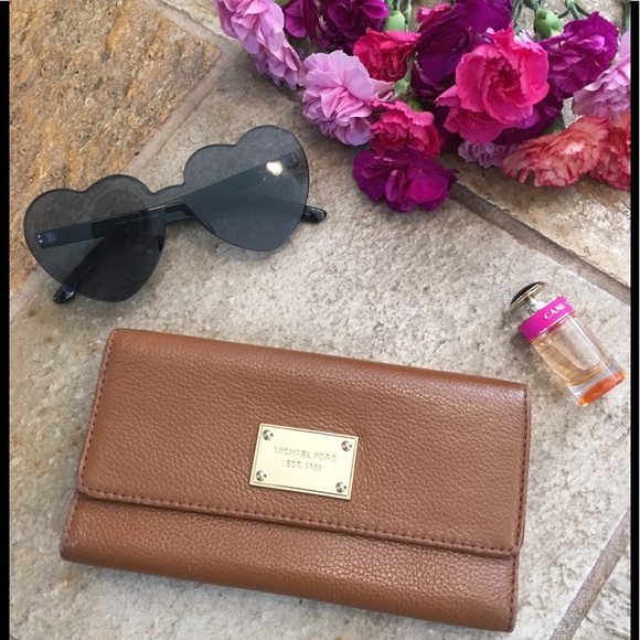 MICHAEL Michael Kors Handbags - NWOT MICHAEL KORS Wallet
